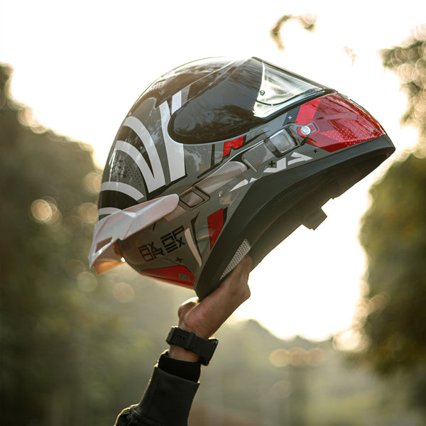 THINGS TO KNOW WHILE BUYING A HELMET